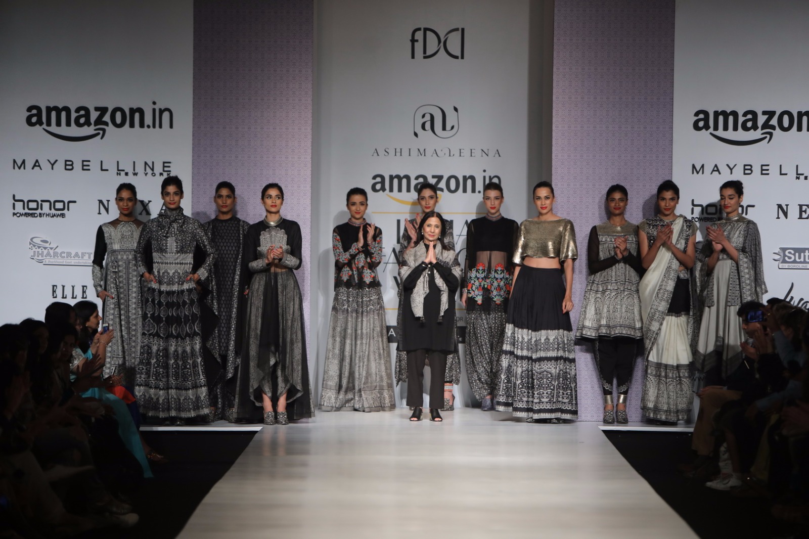 http://www.talksassy.com/wp-content/uploads/2017/03/Amazon-India-Fashion-Week-Autumn-Winter-2017-33.jpg