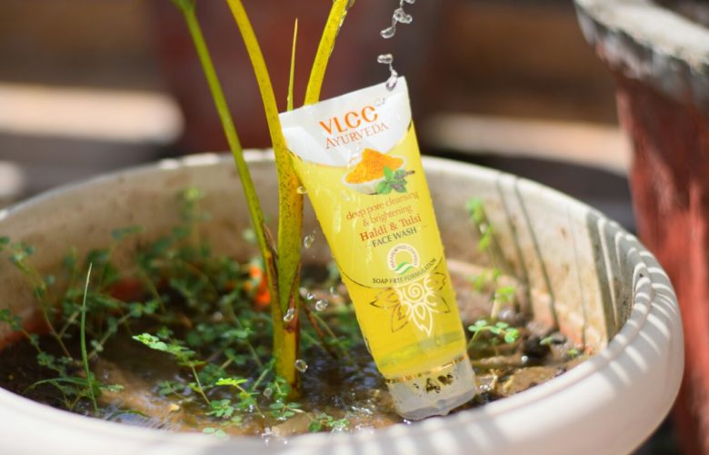 VLCC Ayurveda Haldi & Tulsi facewash
